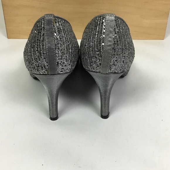 Touch of Nina Womens Silver Peep Toe Heels  8M - Picture 5 of 8